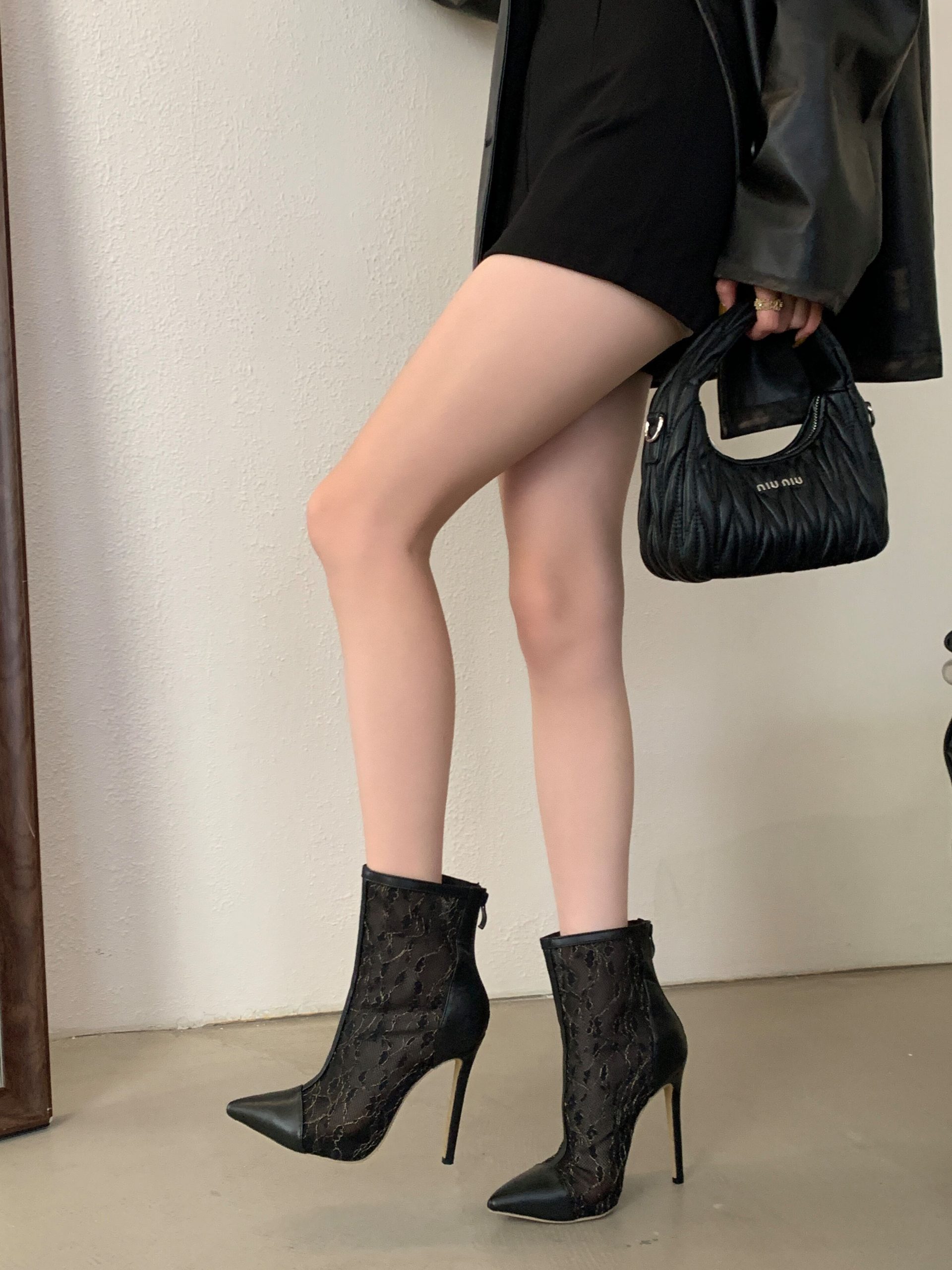 2025 New Black Elegant Sexy Lace Patch Versatile Women's Mid-Calf Boots